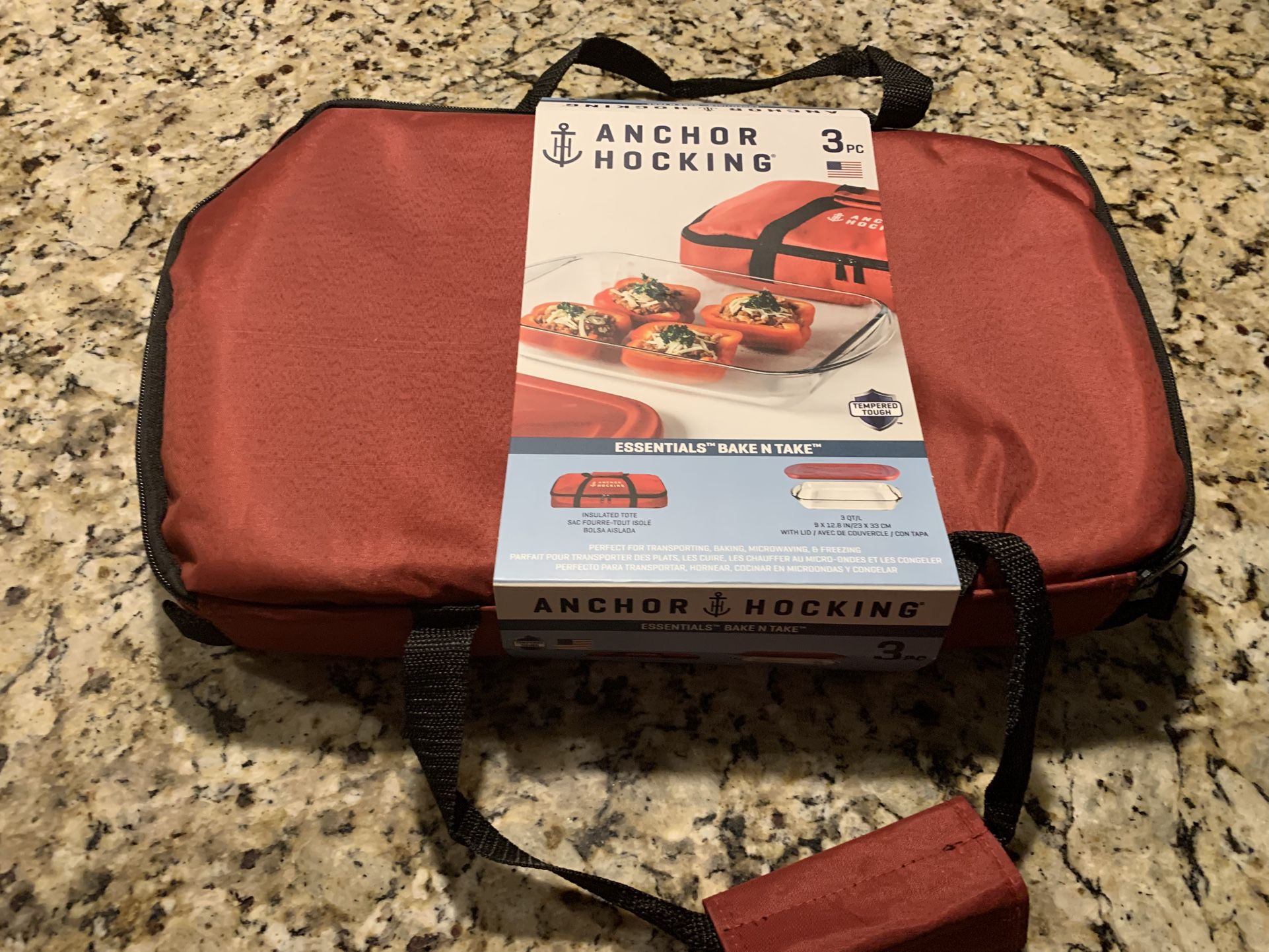 New 3 PCs Set Anchor Hocking Brand 9 By 13 Inch Glass Baking Dish, Snap Lid, Zippered Insulated Carrying Bag