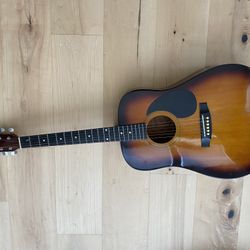 Acoustic Guitar + Case
