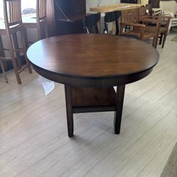 Pendwood Round Dining Table w/Merlot Finish