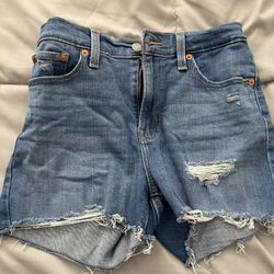 Levi’s High Rise Shorts Women’s Size 26