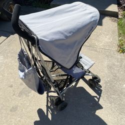 Maclaren Stroller With All The Bells And Whistles