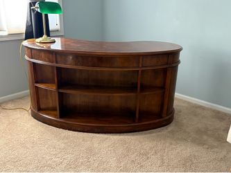 Gorgeous desk