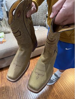 Size 12 Men Boots for sale!