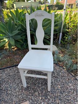 Vintage solid wood children’s chair cottage/farmhouse style