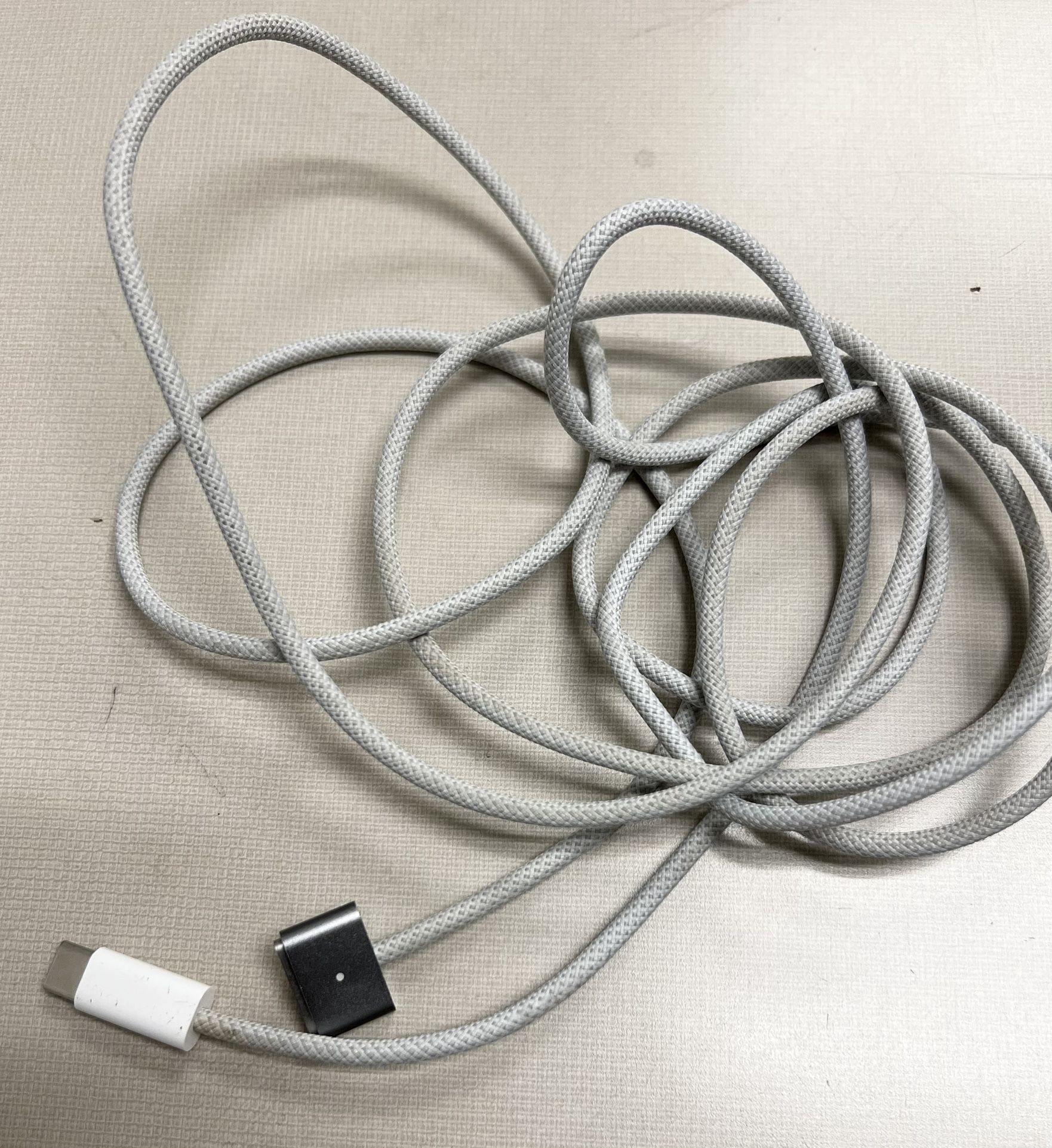 MacBook Magsafe3 Charger