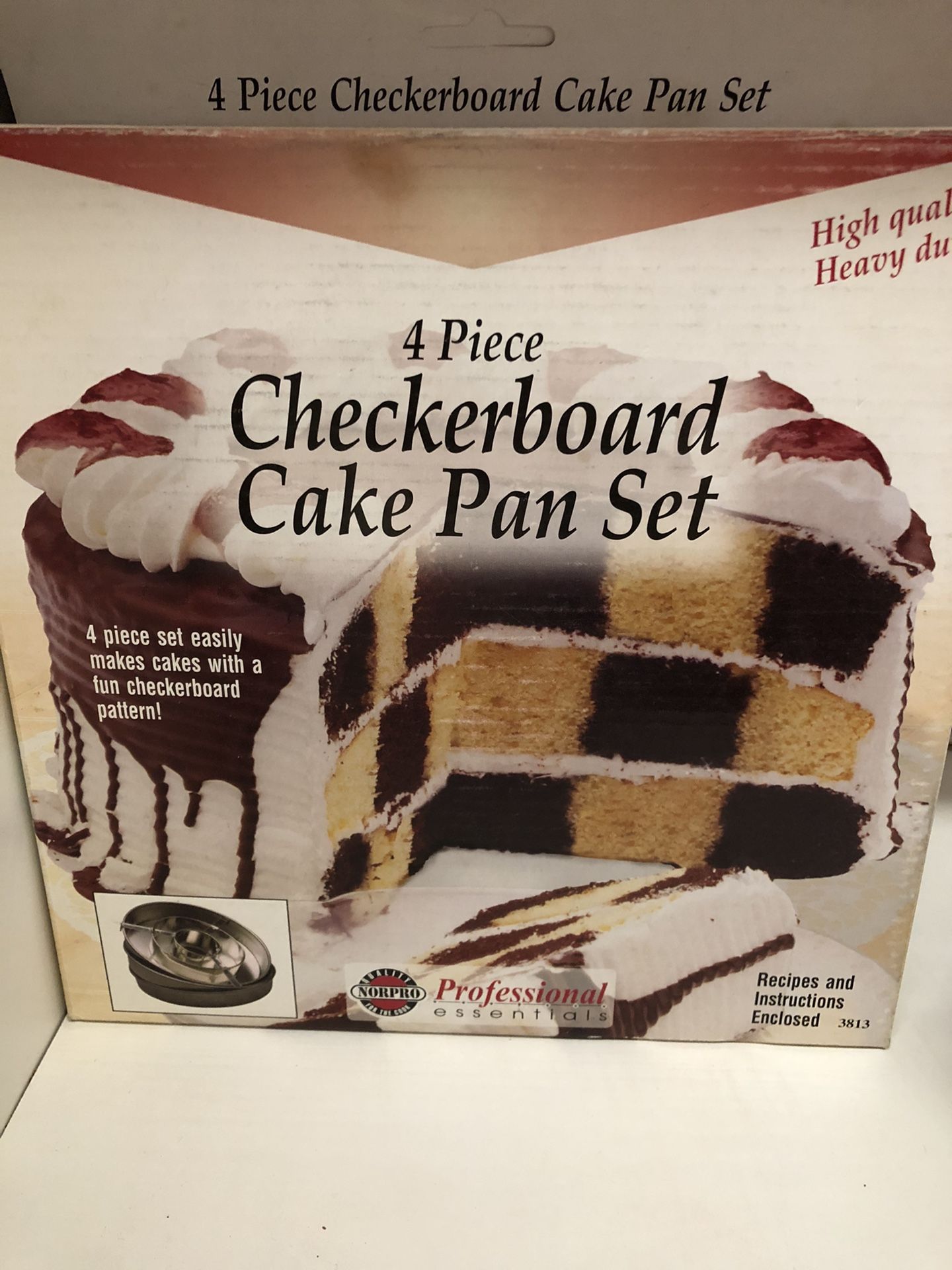 Checkerboard Cake Pan Set