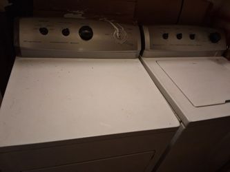 Frigidaire Commercial Heavy Duty Washer and Dryer Set