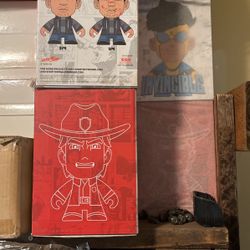 Skybound Minis Walking Dead And Invincible Figures 