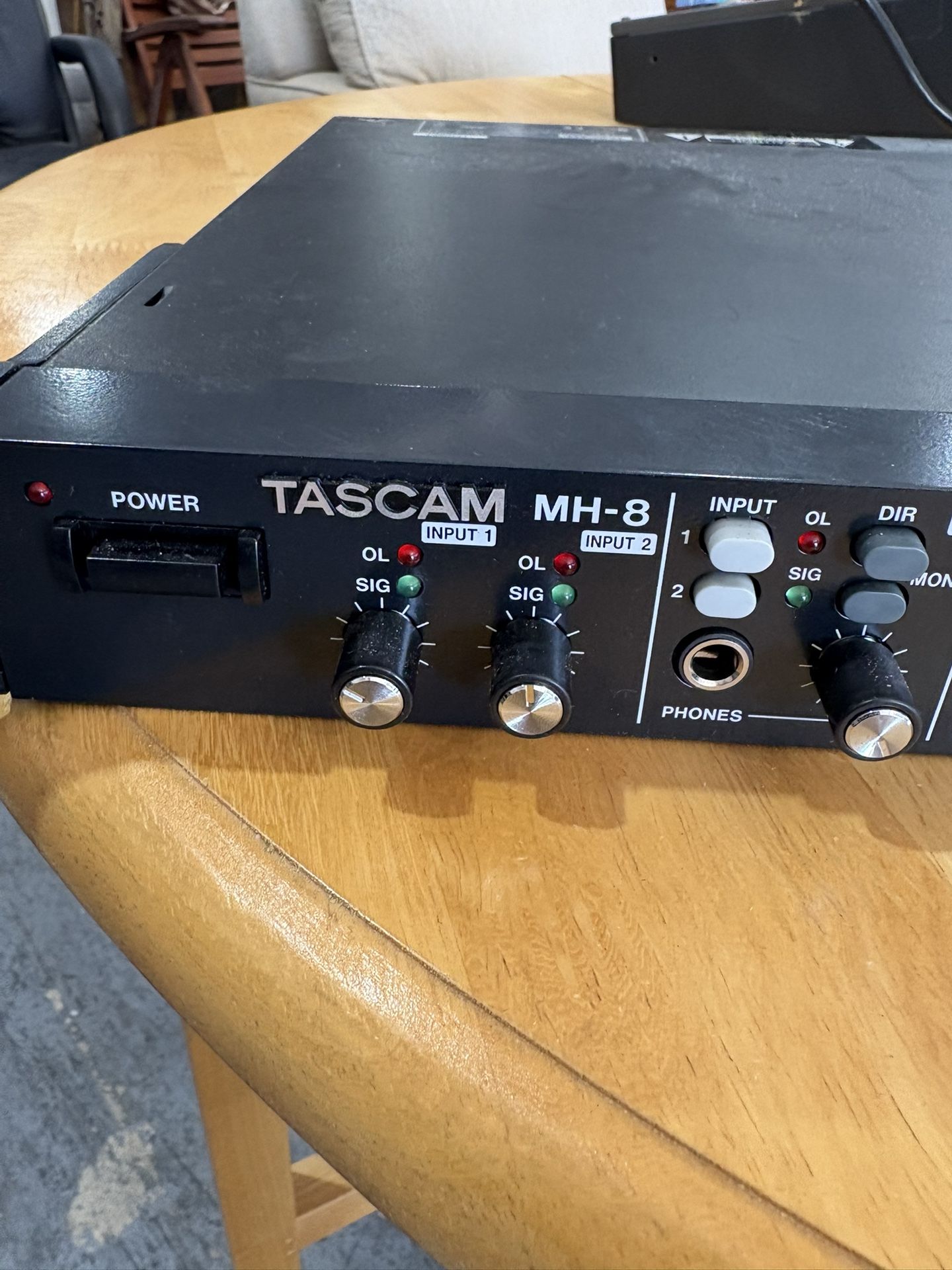 TASCAM MH-8 Headphone Amplifier