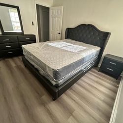 BRAND NEW BLACK 4-PIECE TUFTED BEDROOM SET(AVAILABLE IN KING & QUEEN SIZES)