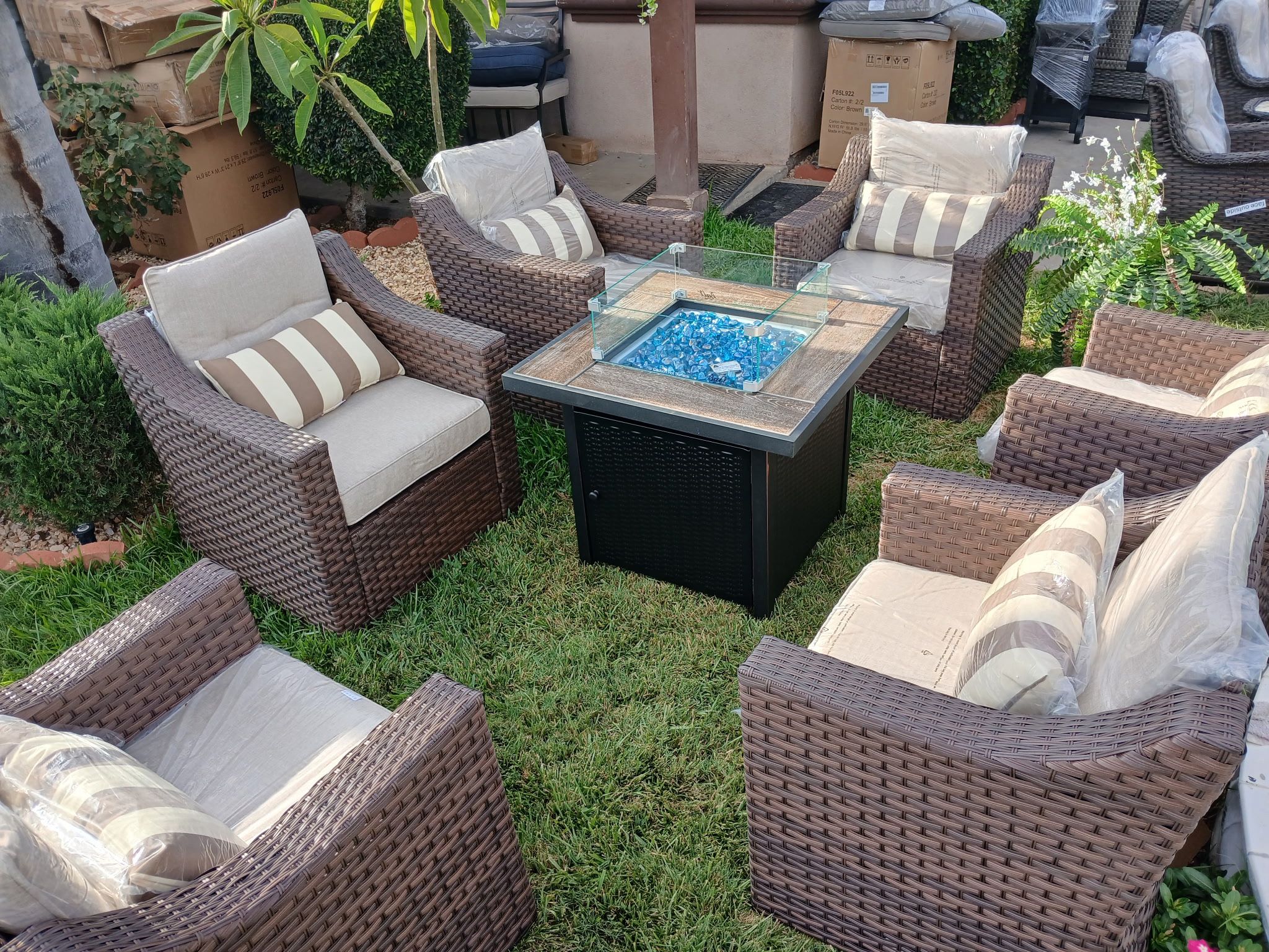 Brand New Patio Set Fire Pit Propane