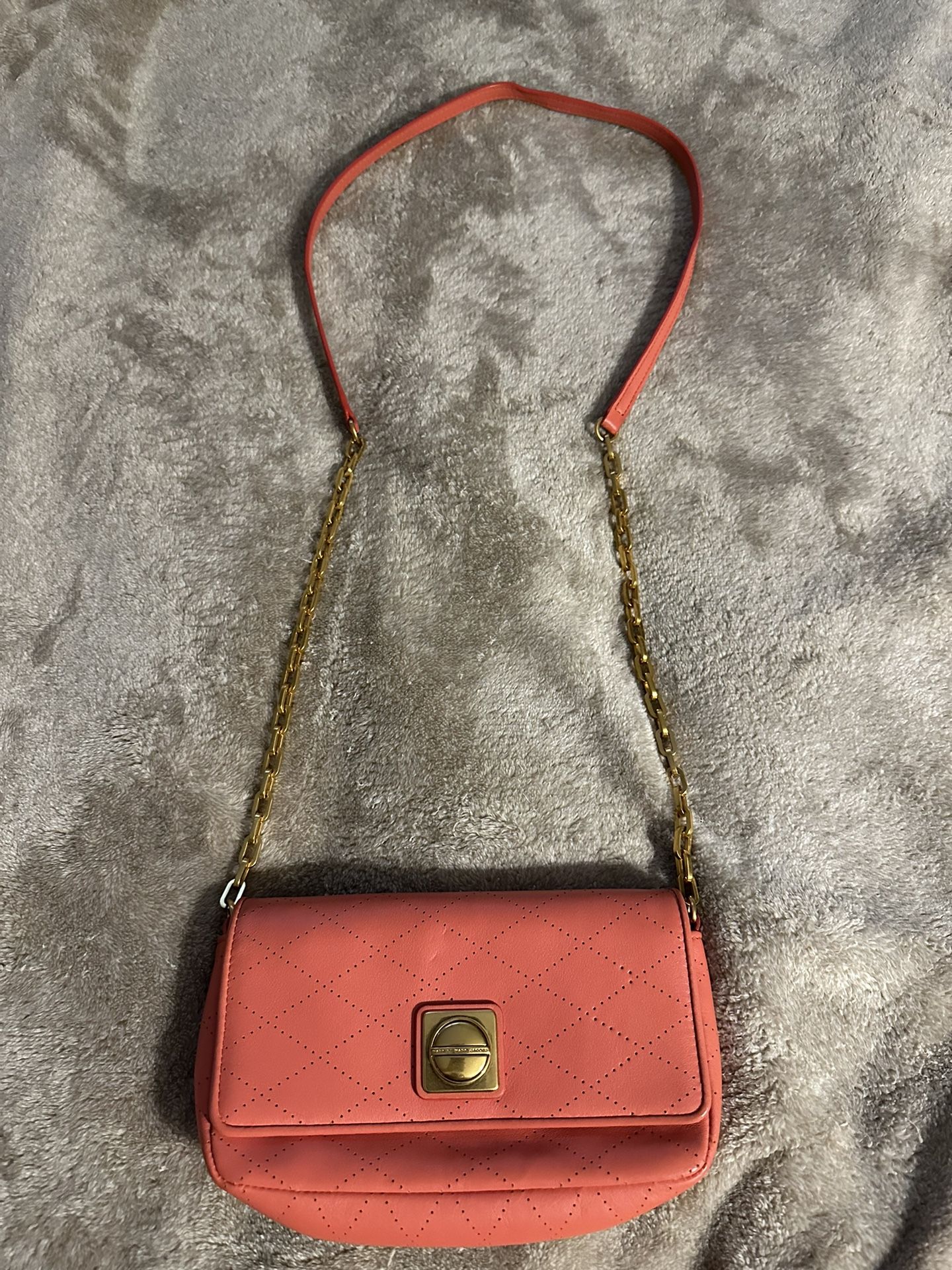 marc jacob’s wallet on chain/crossbody bag