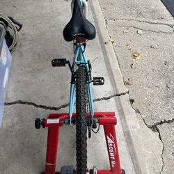 Bicycle With The base To Exercise Good Price $100 