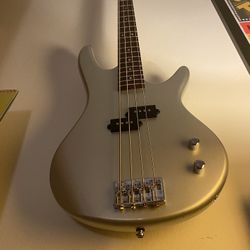 Ibanez 4-String Bass