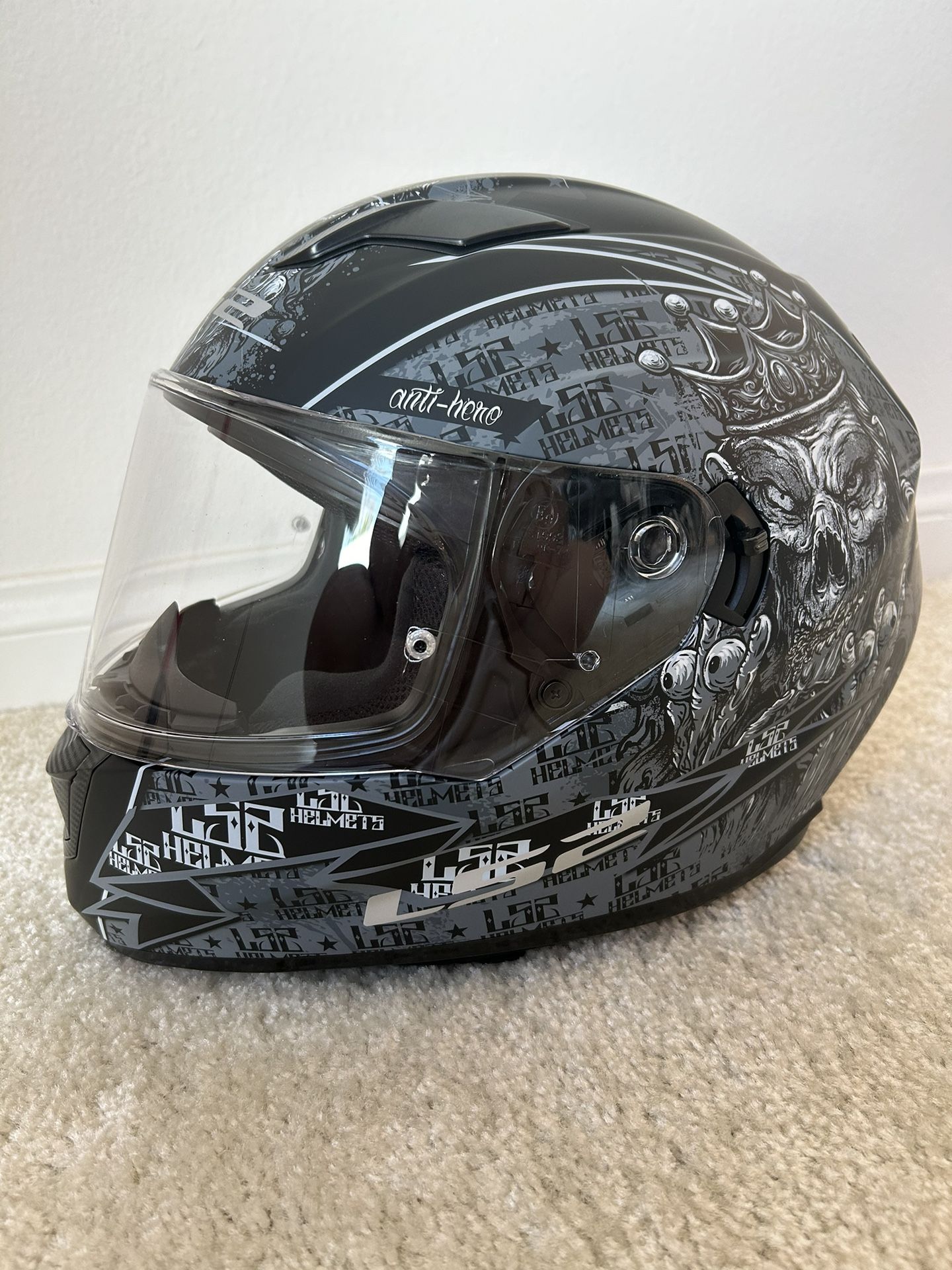 Full Face Motorcycle Helmet - Brand New