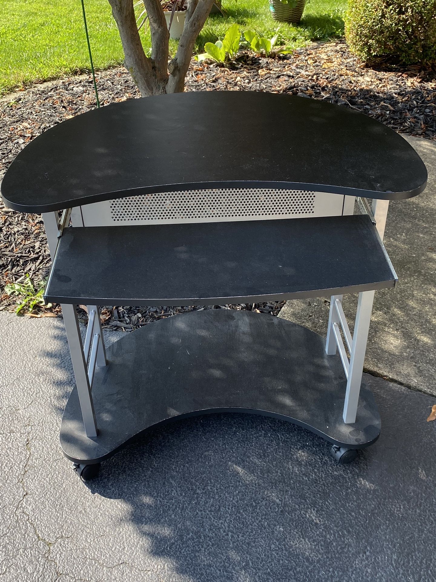 Computer Desk Only $20 .00 First Call Gets It!!!