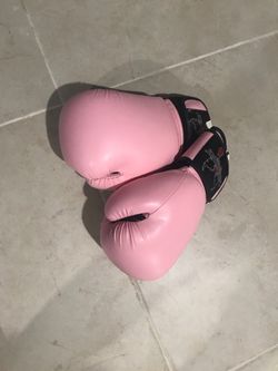 Boxing gloves OS