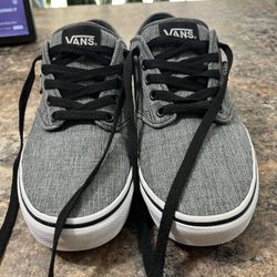 Vans Atwood Deluxe men's low-top skate shoe sneakers in a grey textile upper with black laces and a white vulcanized sole tennis shoes men 8.5