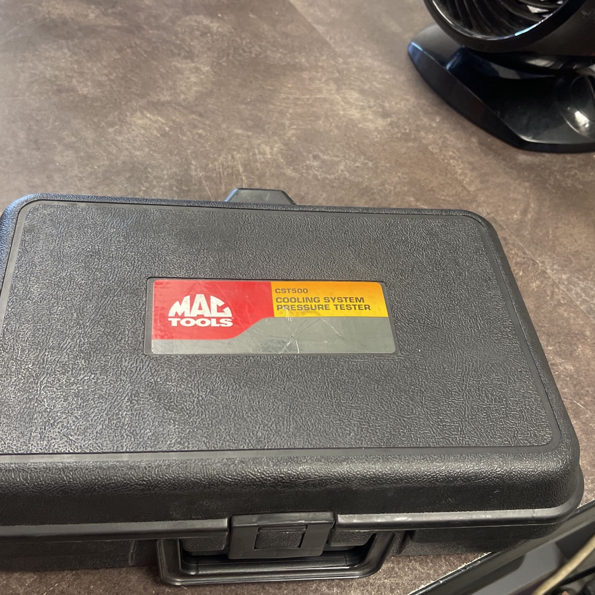 MAC TOOl CST500 COOLING SYSTEM PRESSURE TESTER IN BLACK HARD CASE