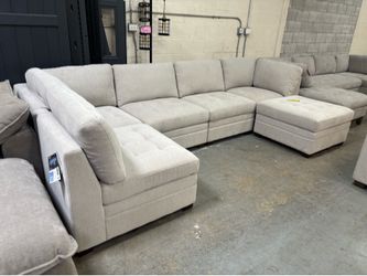 Beige modular sectional