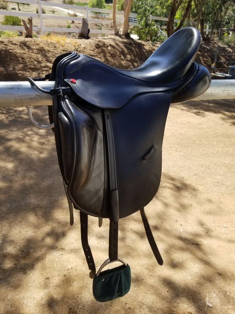 Dressage saddle Albion SLK W