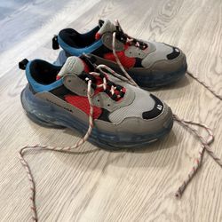Balenciagas Triple S (Size 40)