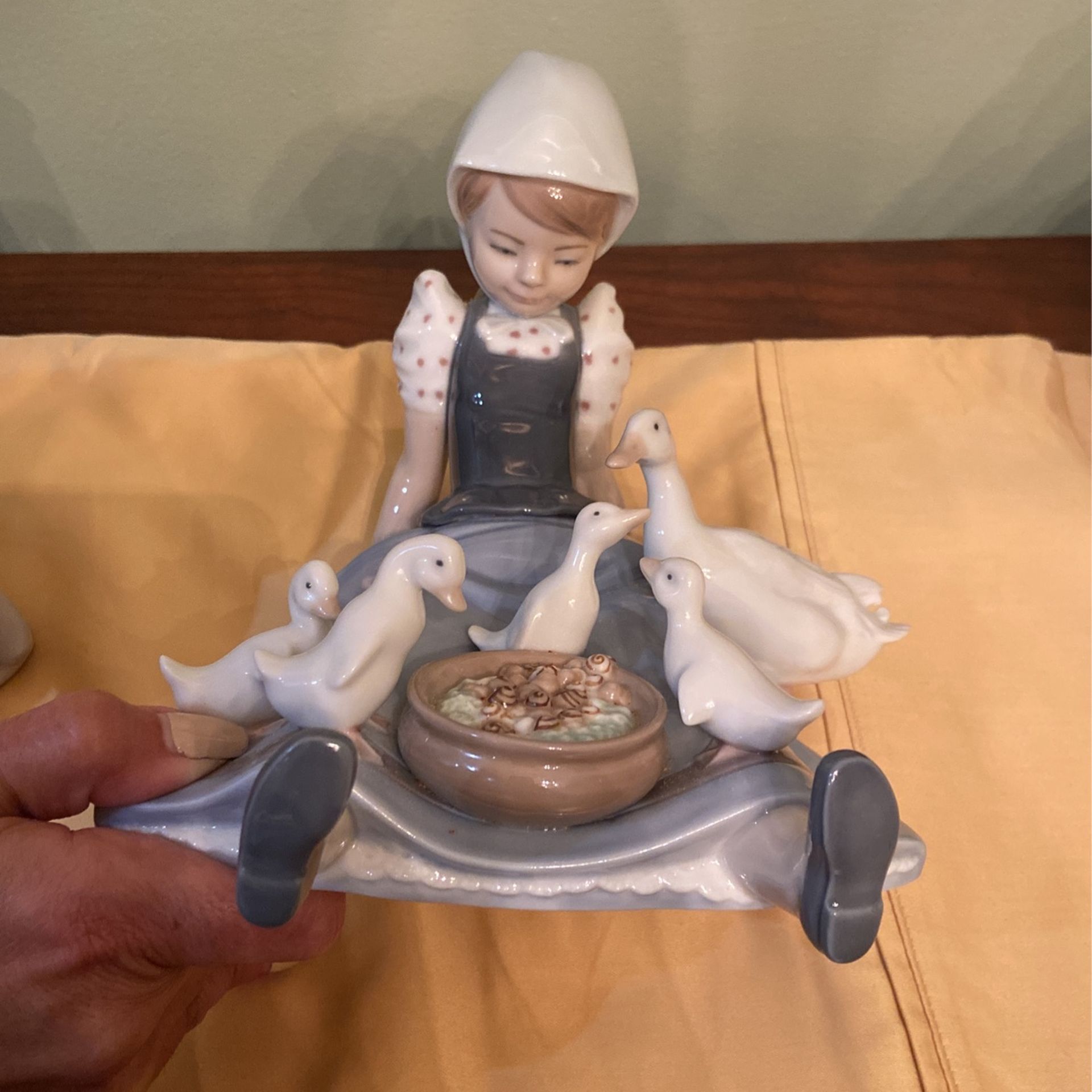 LLADRO My Hungry Brood Figurine #5074 Made In Spain Signed 5074 Retired Porcelain Ducks Geese Birds Girl Sitting Collectible