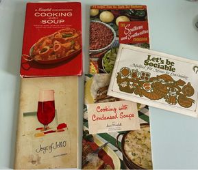 Set of 5 Vintage cookbooks
