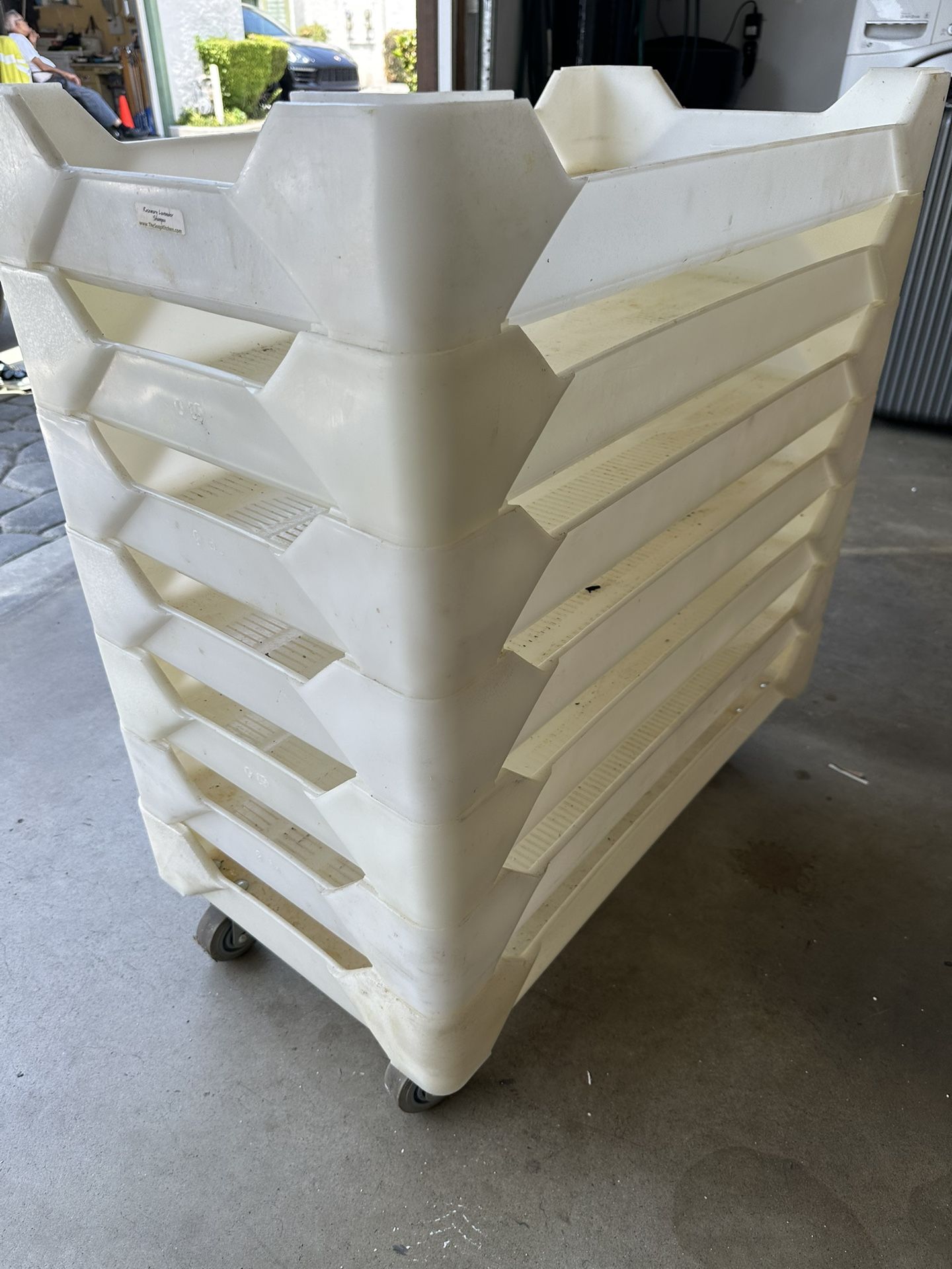 Soap Drying Trays With Rolling Wheels. White.
