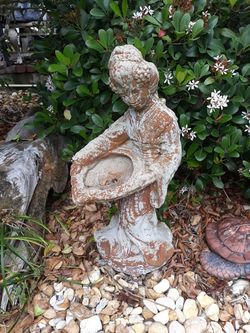 Really nice concrete geisha girl concrete Fountain piece