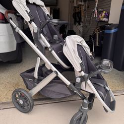 Uppababy Vista V2 Double Stroller + Bassinet (optional)