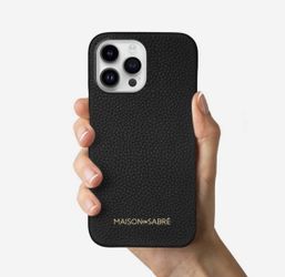 Maison de Sabre The Phone Case iPhone 14 Pro MagSafe Black Caviar Pebble Leather