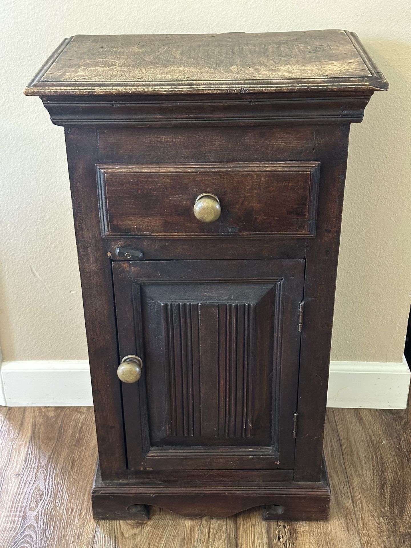 Vintage Hammary Solid Wood One-Drawer End Table
