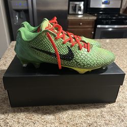 Kobe Grinch Cleats
