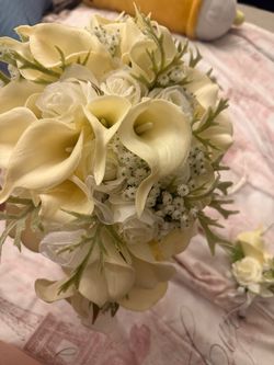 Wedding bouquet and tiara