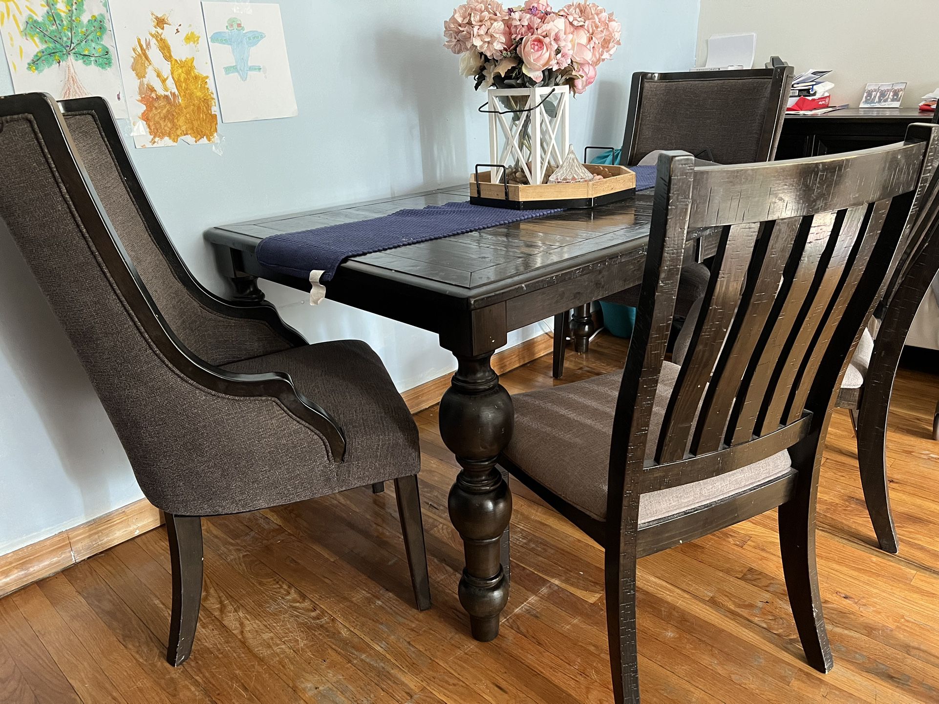 Dining Set, 4 Chairs, Bench, Table Extends 