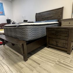 BEAUTIFUL PETER KING BED SET!$899!*SAME DAY DELIVERY*NO CREDIT NEEDED*EASY FINANCING*LABOR DAY SALE*