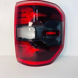 2022 - 2025 FORD MAVERICK RH PASSENGER SIDE TAILLIGHT OEM