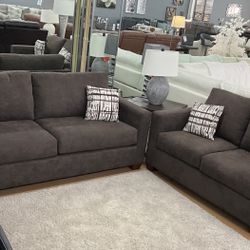 NEEDS TO GO!! Made In USA 🇺🇸 Sofa And Loveseat 