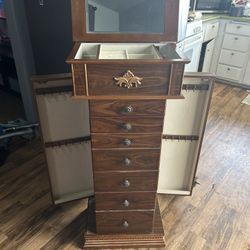 Monet 4ft Jewelery Box 