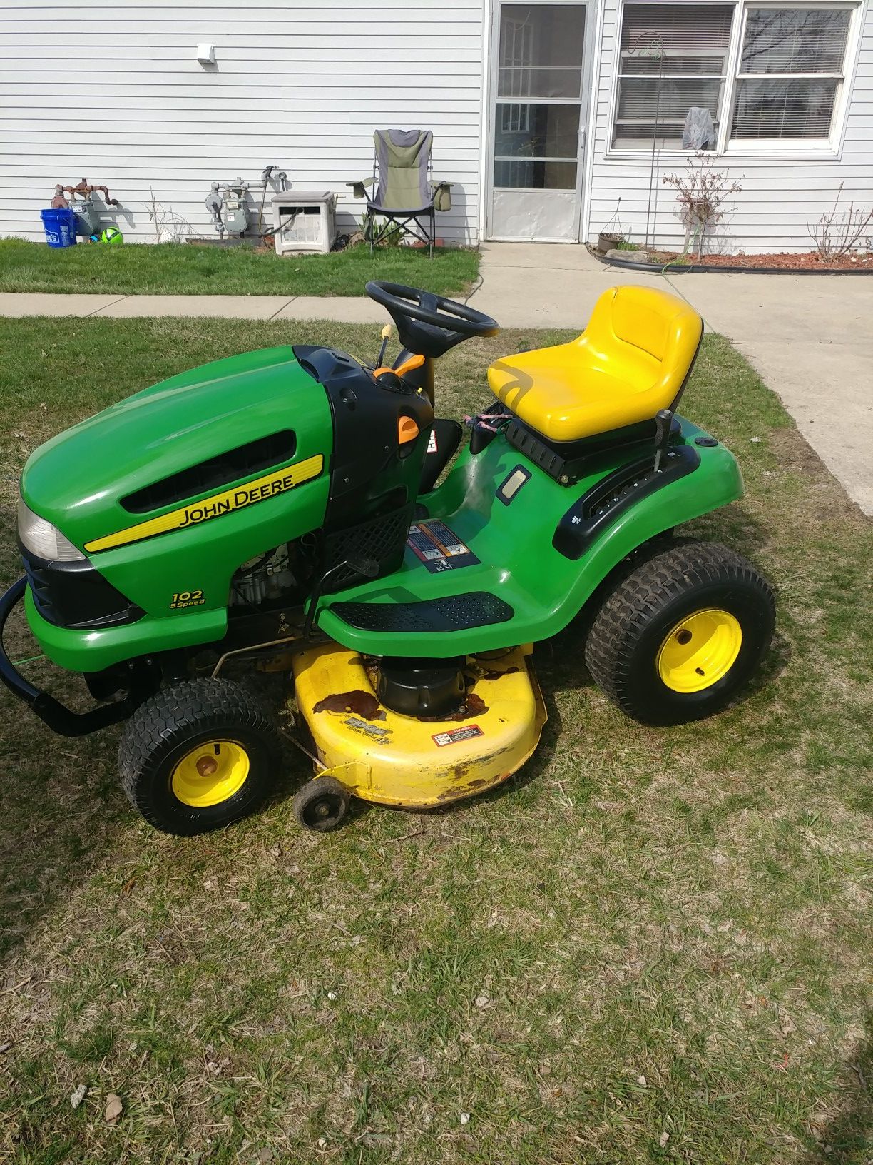 John Deere 102 riding mower for Sale in Monroe, MI - OfferUp