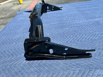 2000-2004 Toyota Tacoma rear bumper support bracket
