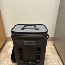 YETI Hopper Backflip 24 