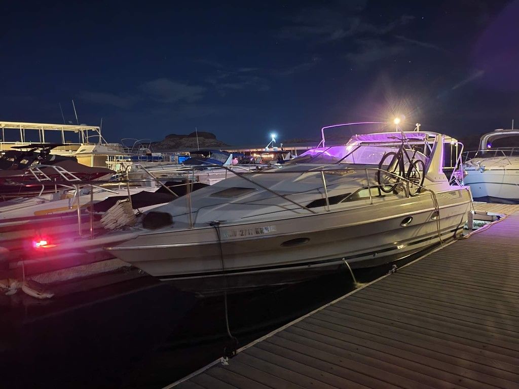 1987 Bayliner Marine Corp 3275 Avanti