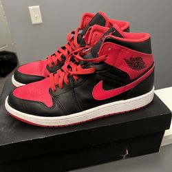 AIR JORDAN 1 RETRO