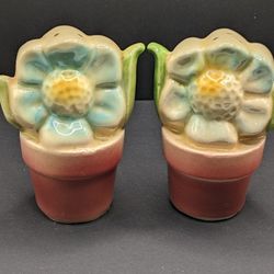 1940s Shawnee Pottery Flower Pot Salt & Pepper Shakers