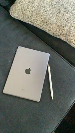 iPad (8th generation) Wi-Fi with Apple Pencil