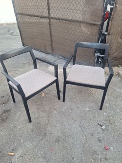 2 sillas muy cómodas usadas excelente condición