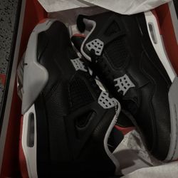 Jordan 4 Reimagined Bred  Size 9.5