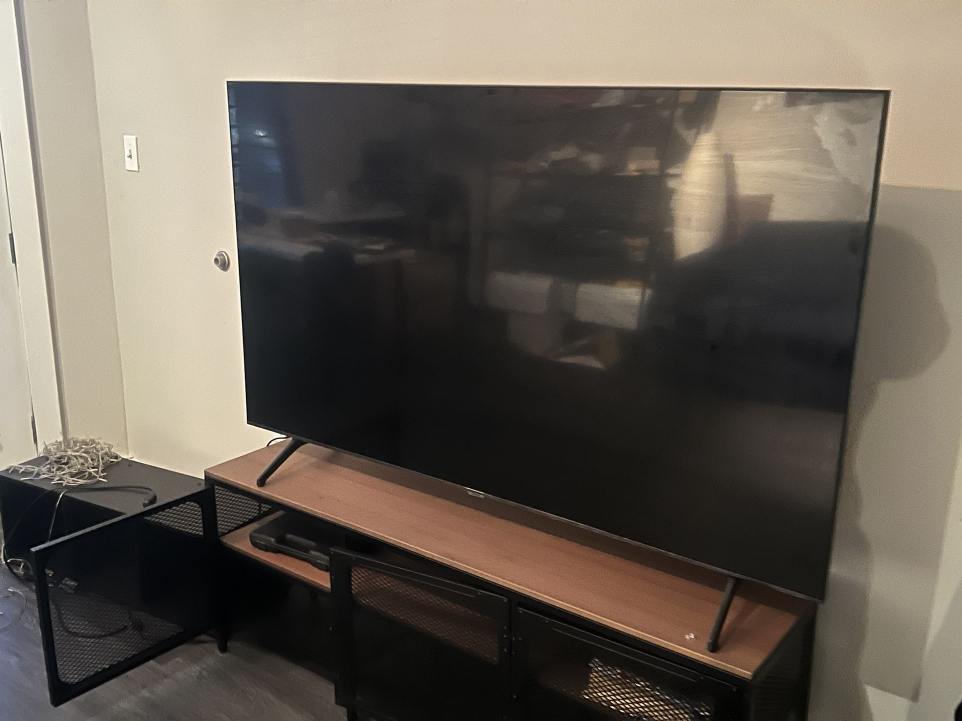 Moving sale!! 70” Samsung Smart TV